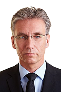 Bewerbungsfoto-Beispiel-Mann-richtig1