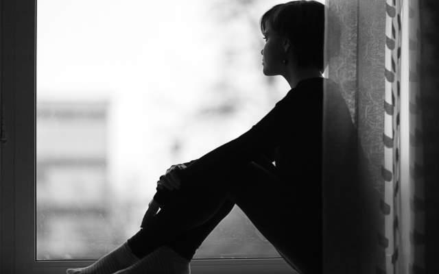 Einsamkeit einsam fuehlen Definition emotionale chronisch keine Freunde
