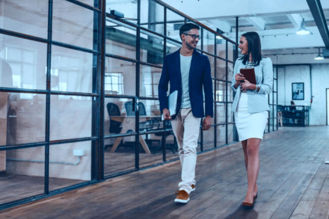 Business Casual: Dresscode-Tipps für Damen und Herren