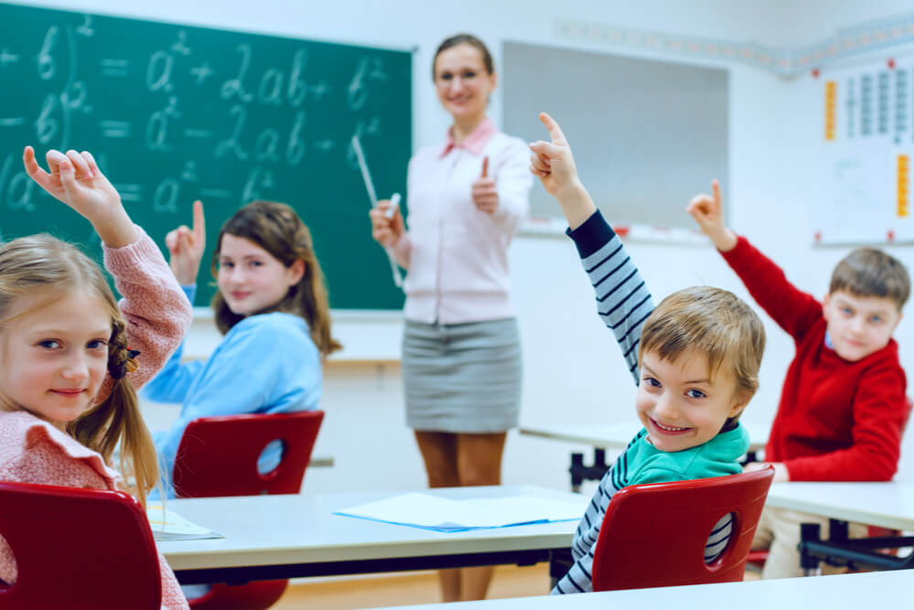 Beruf Grundschullehrer: Studium, Gehalt, Karriere, Bewerbung ...